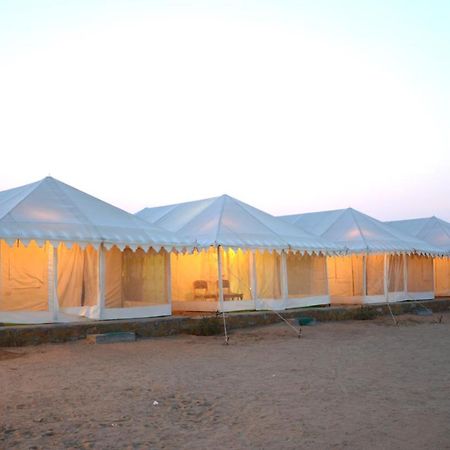 Sām Kai Kabila Desert Camp מראה חיצוני תמונה